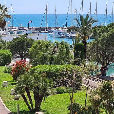 Apartment La Marina - T2